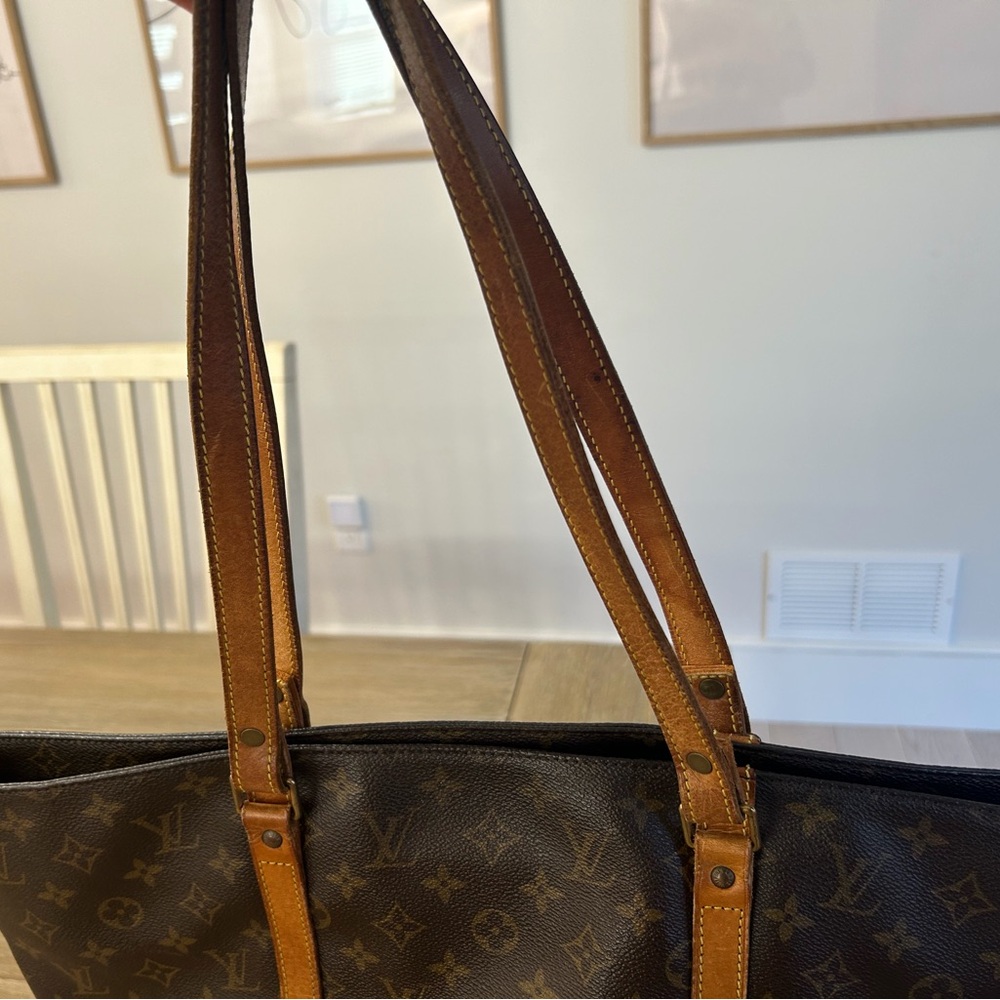 Louis Vuitton Brown Monogram Shoulder Bag - Picture 2 of 8